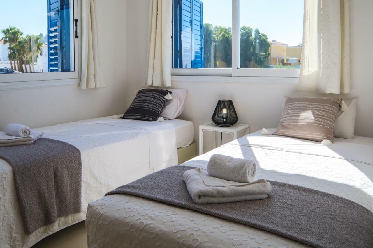 Phaedrus Living: Seaside Luxury Villa Anafi Paralimni Exterior photo