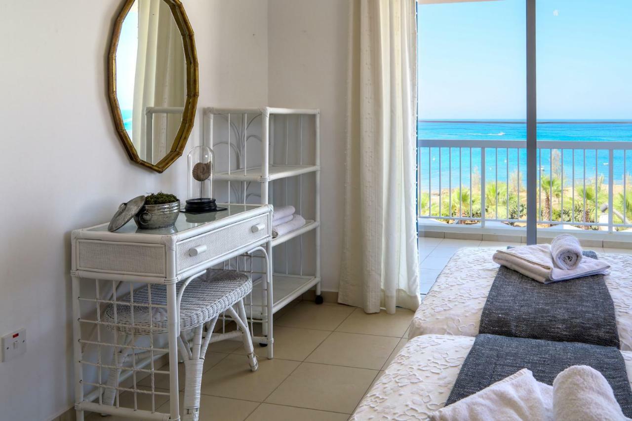 Phaedrus Living: Seaside Luxury Villa Anafi Paralimni Exterior photo